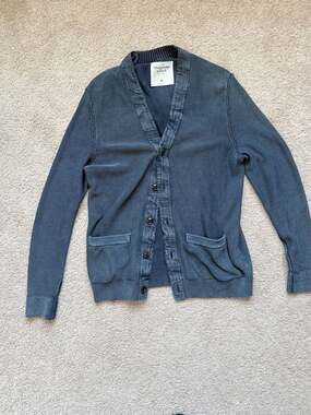 Abercrombie & Fitch Men's Faded Navy Cotton Knit V-Neck Cardigan Size M